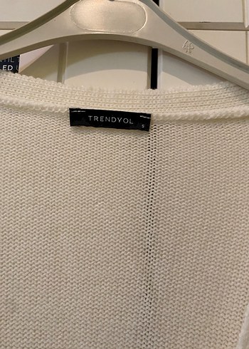 Düğmeli Beyaz Bohem Örgü Hırka - Görsel 2