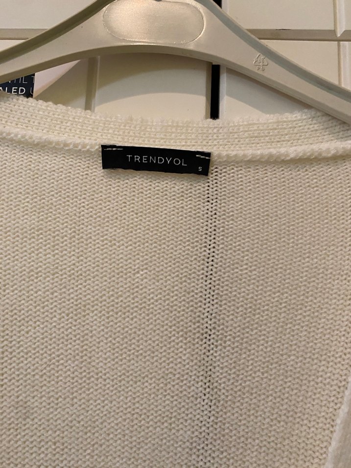 Düğmeli Beyaz Bohem Örgü Hırka - Görsel 2
