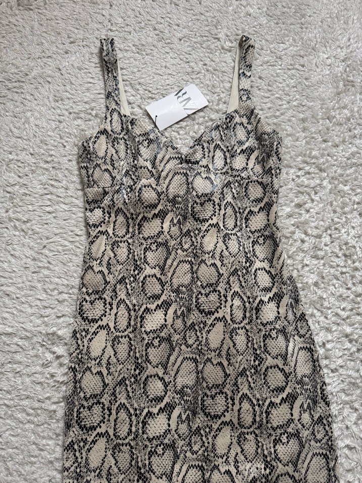 Gri Yılan Desenli Kolsuz Midi Elbise - Görsel 3