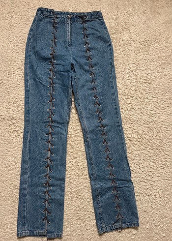 Nakışlı Kemerli Kadın Kot Pantolon - Görsel 2