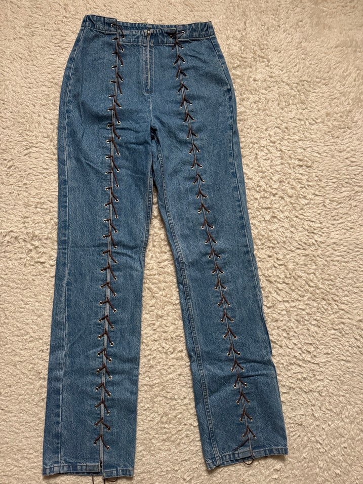 Nakışlı Kemerli Kadın Kot Pantolon - Görsel 2