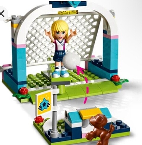 LEGO Friends 41330 Stephanie'nin Futbol Antrenmanı