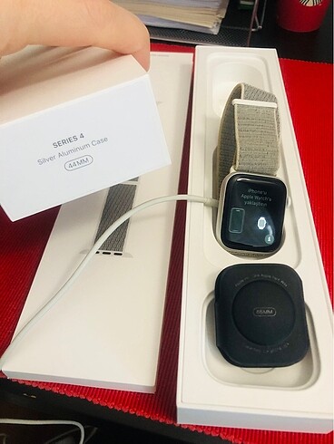 Apple Watch Apple Watch Series 4 - 44mm silver aliminium case