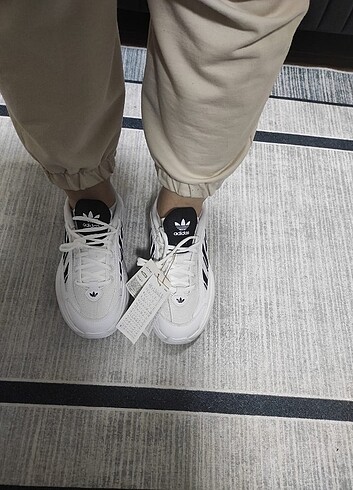 Adidas Adidas ozgaia