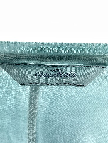 s Beden yeşil Renk PreLoved T-shirt %70 İndirimli.