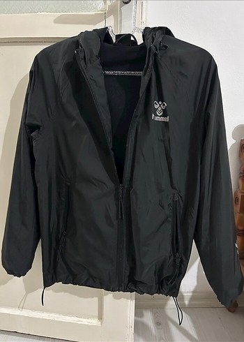 Hummel siyah kapşonlu yağmurluk - Görsel 4