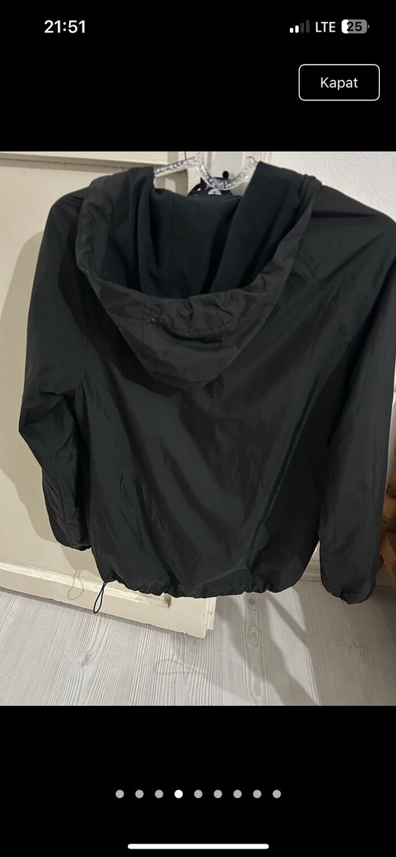 Hummel siyah kapşonlu yağmurluk - Görsel 3