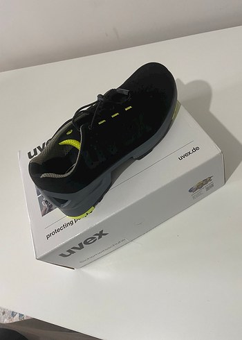 43 Beden siyah Renk Orıjınal uvex iş ayakkabısı