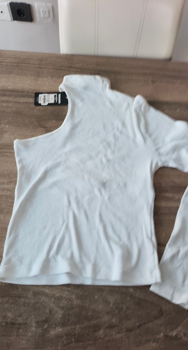 Uzun Kollu Beyaz Balıkçı Yaka Kadın Tişört - Görsel 4