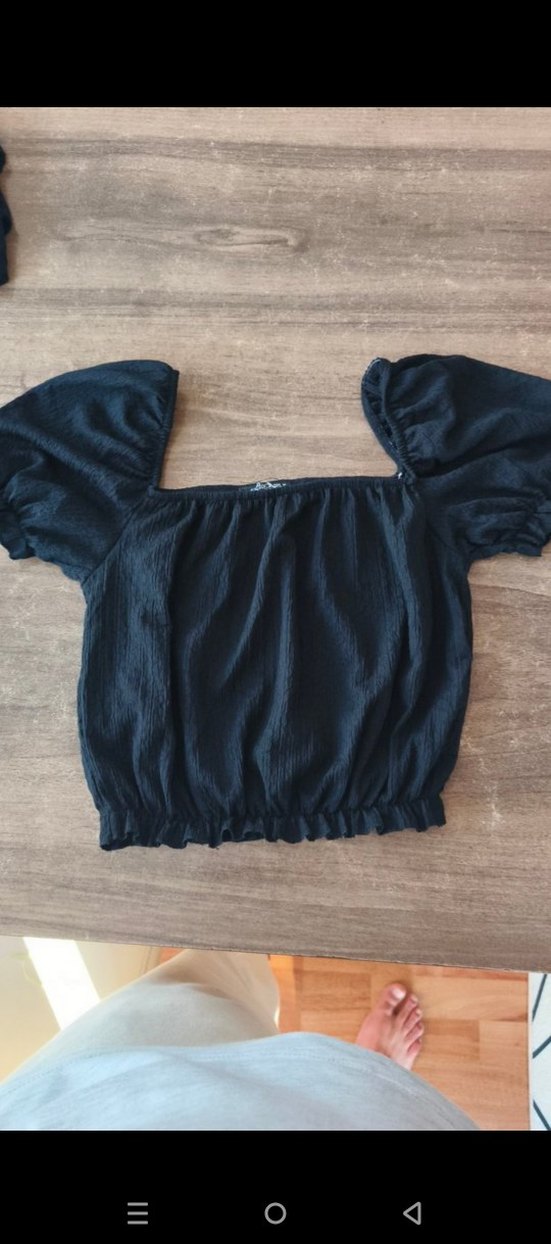 Siyah Kısa Kollu Fırfırlı Kadın Bluz - Görsel 2