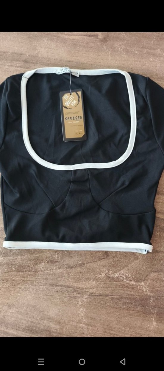 Siyah Crop Top, Kare Yaka, Kısa Kollu - Görsel 2