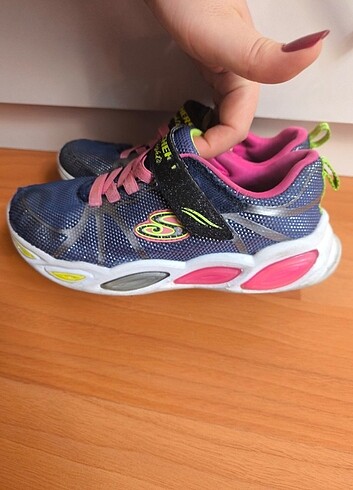 33 Beden Skechers Ayakkabı
