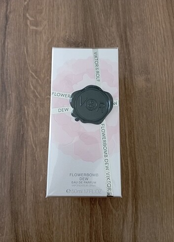 VİKTOR & ROLF FLOWERBOMB DEW EDP 50 ML