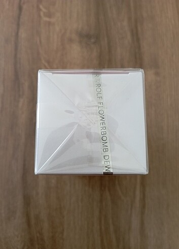 Beden Renk VİKTOR & ROLF FLOWERBOMB DEW EDP 50 ML