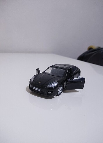 Porsche panamera turbo metal araba
