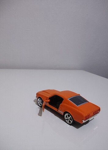 Beden çek bırak özellikli metal Ford Mustang