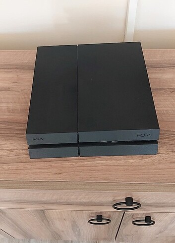 PlayStation 4 500 GB plus hesabıyla birlikte