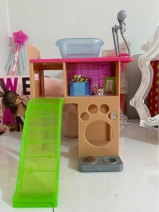 Barbie köpek evi
