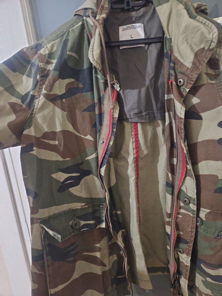 Kamuflaj Desenli kadın Midi Yağmurluk - Görsel 4