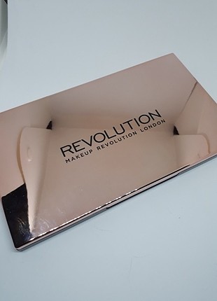 Revolution Flawless 3 Resurrection Far Paleti