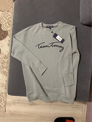Tommy sweatshirt
