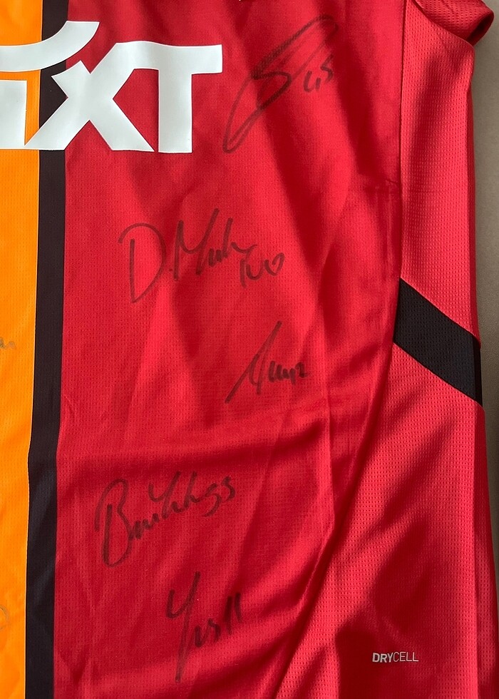 Gs imzalı forma - Görsel 2