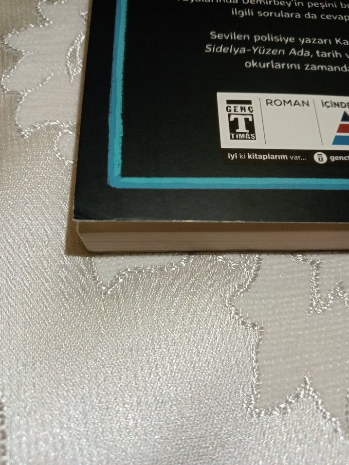 Sidelya Yüzen Ada Kitap - Görsel 3