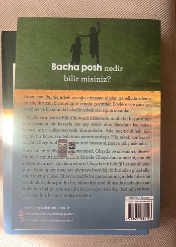 Kadife Pantolonlu Çocuk - Nadia Hashimi