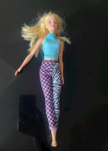  Beden Barbie Bebek ve Mor Ekose Ceket