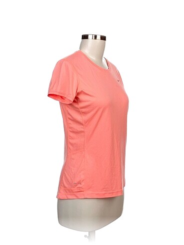 Nike Nike T-shirt %70 İndirimli.