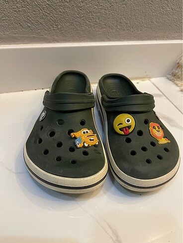 J3 crocs