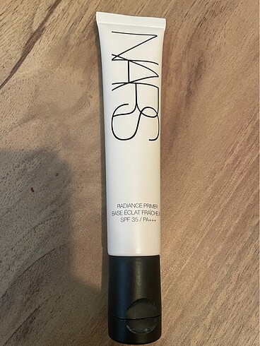 Beden Renk NARS light Reflecting Fondoten