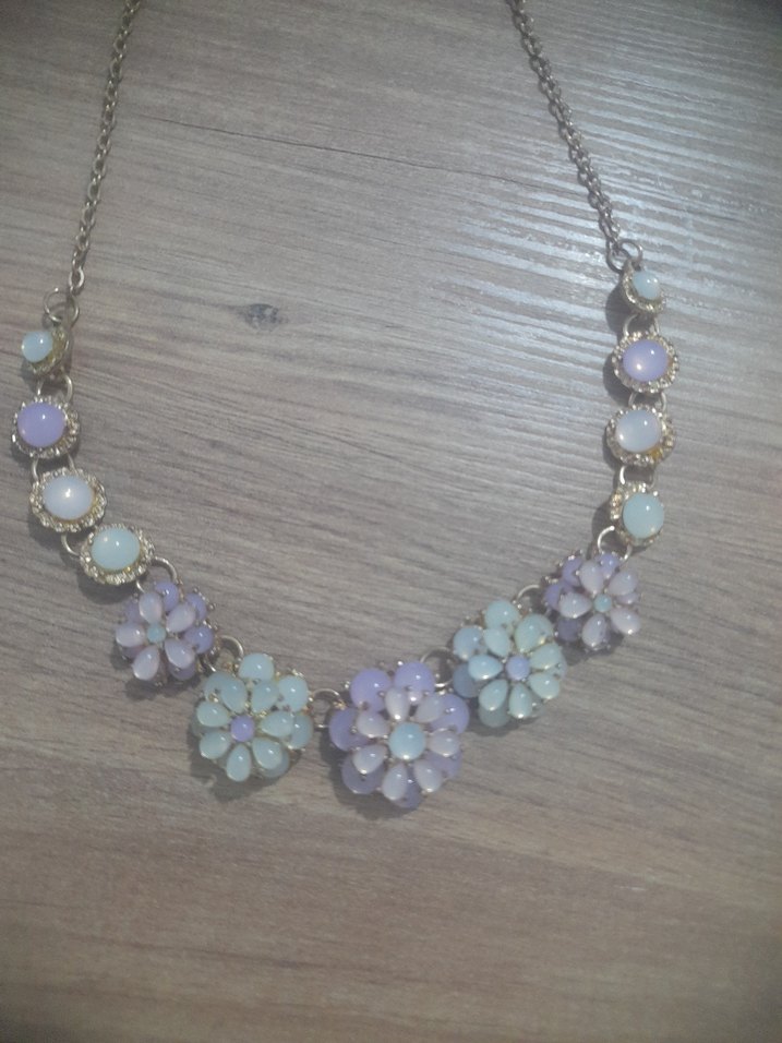 Pastel Renkli Boncuklu Çiçekli Midi Kolye - Görsel 2