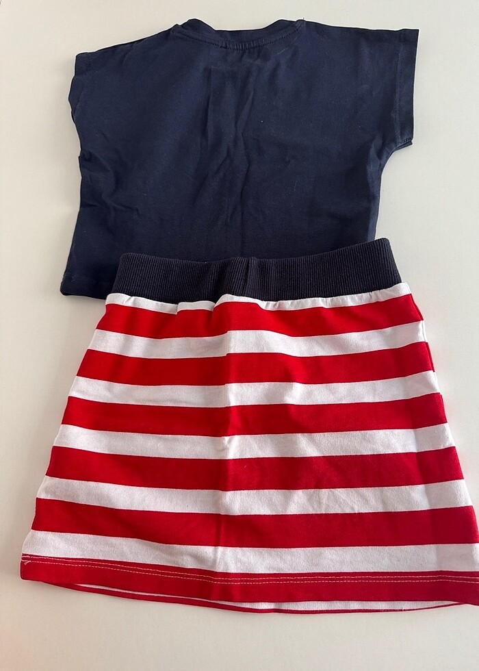 Takım etek t-shırt - Görsel 2