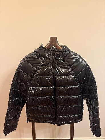 Zara Kapüşonlu siyah mont