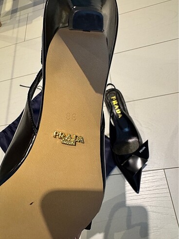 38 Beden siyah Renk Prada topuklu sandalet 38 numara