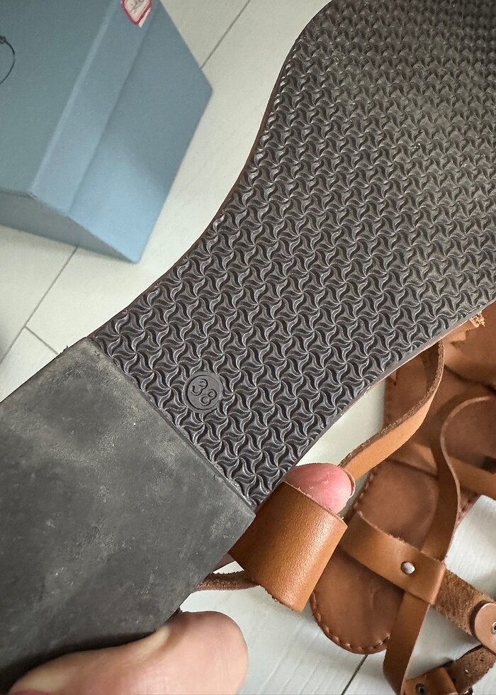 Deri taba rengi sandalet - Görsel 3