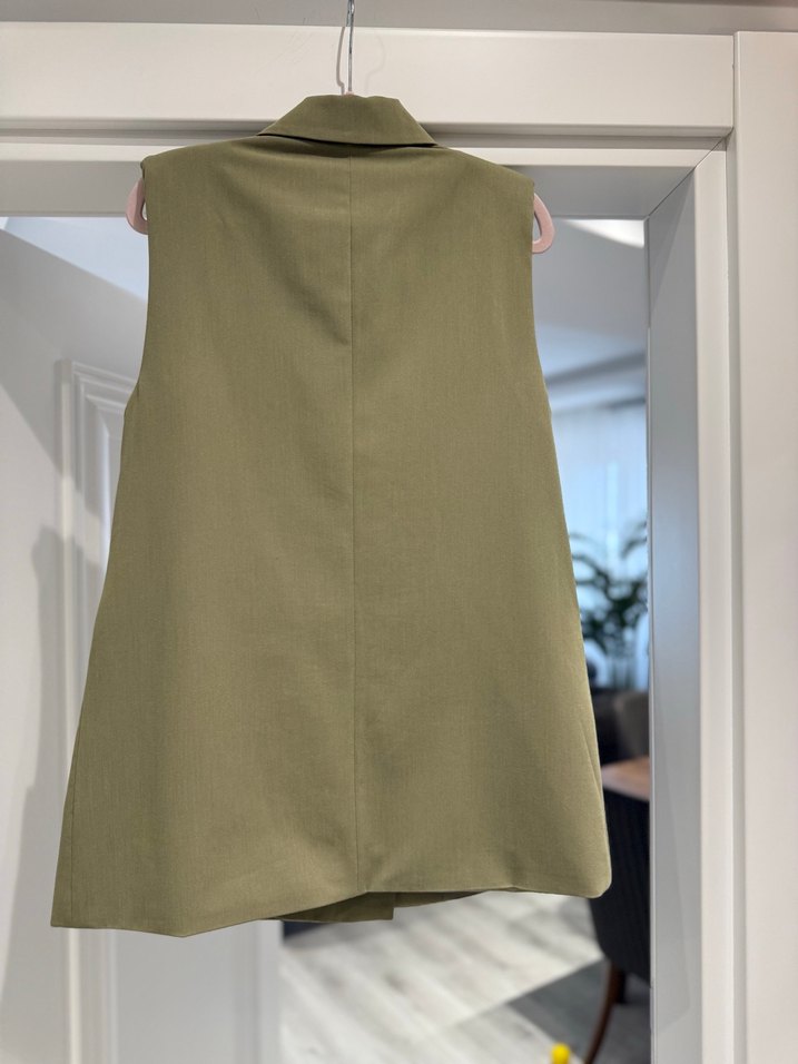 Düğmeli Kolsuz Kadın Blazer - Görsel 3