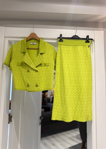 Kısa Kol Desenli Yeşil Kadın Triko Takım - Görsel 3