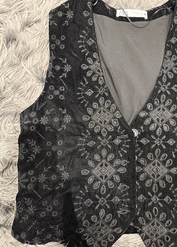 Düğmeli Siyah Nakışlı Kadın Yelek - Görsel 3