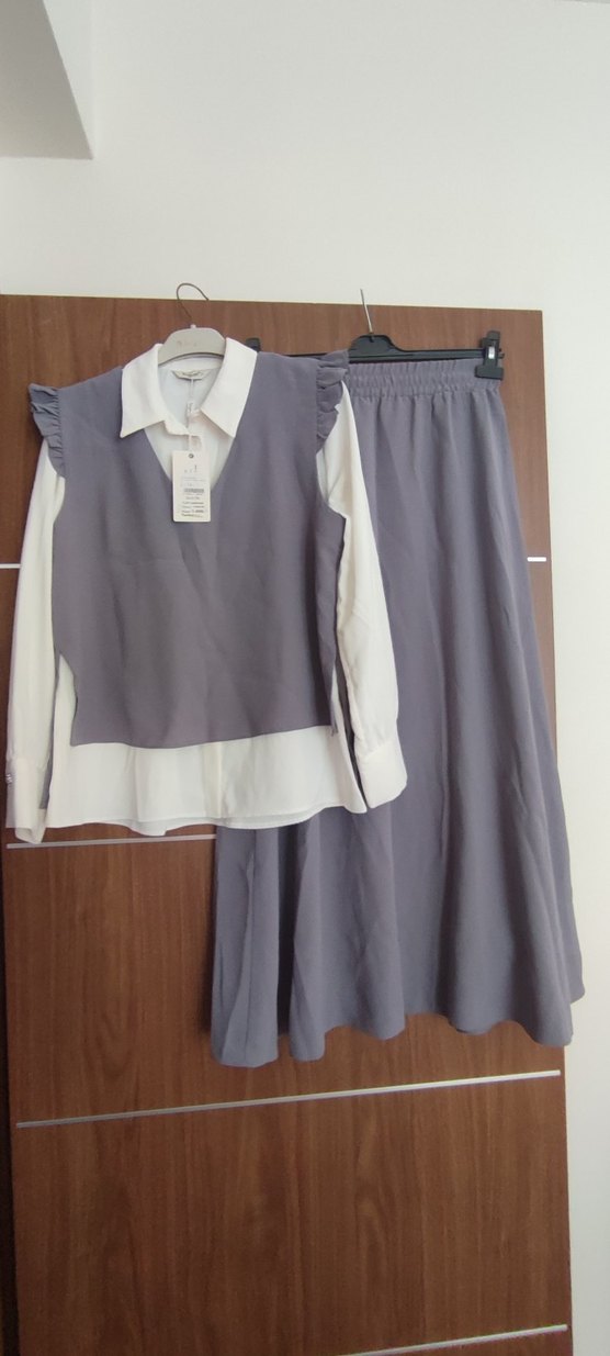 Gri Uzun Kollu V Yakalı Kadın Tunik - Görsel 2