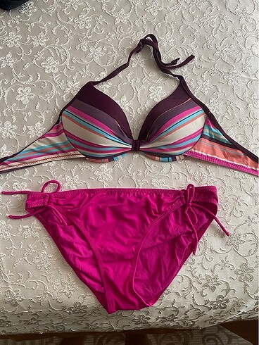 m Beden mor Renk Sıfırdan farksız 4 lü bikini takımı