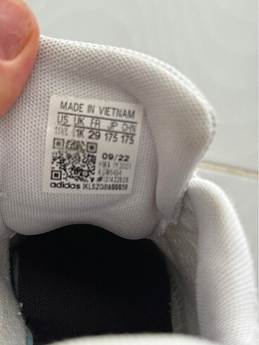 29 Beden Adidas temiz ve sorunsuz