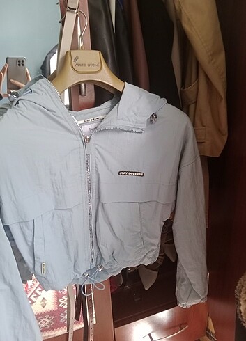 Bershka yağmurluk