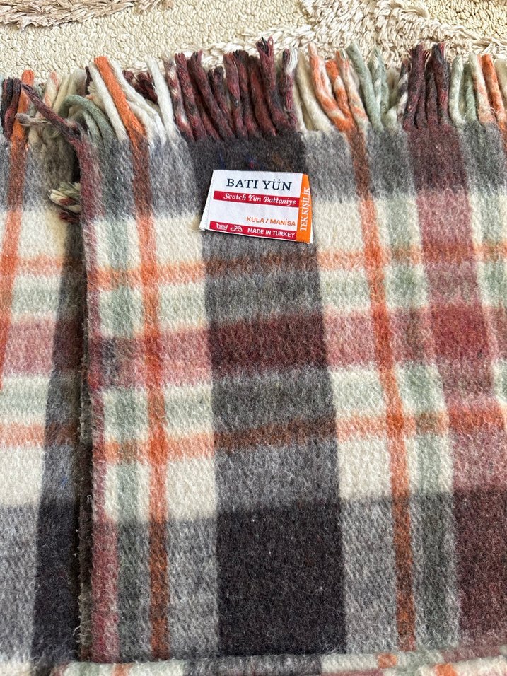 Gri Ekose Desenli Çok Renkli Battaniye - Görsel 3