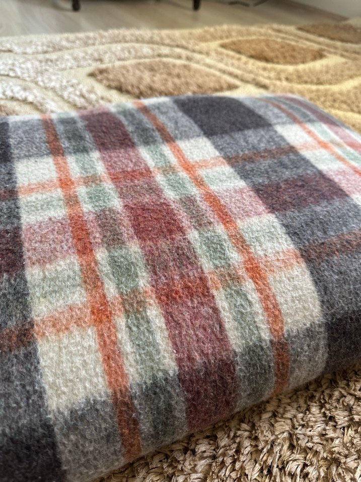 Gri Ekose Desenli Çok Renkli Battaniye - Görsel 4