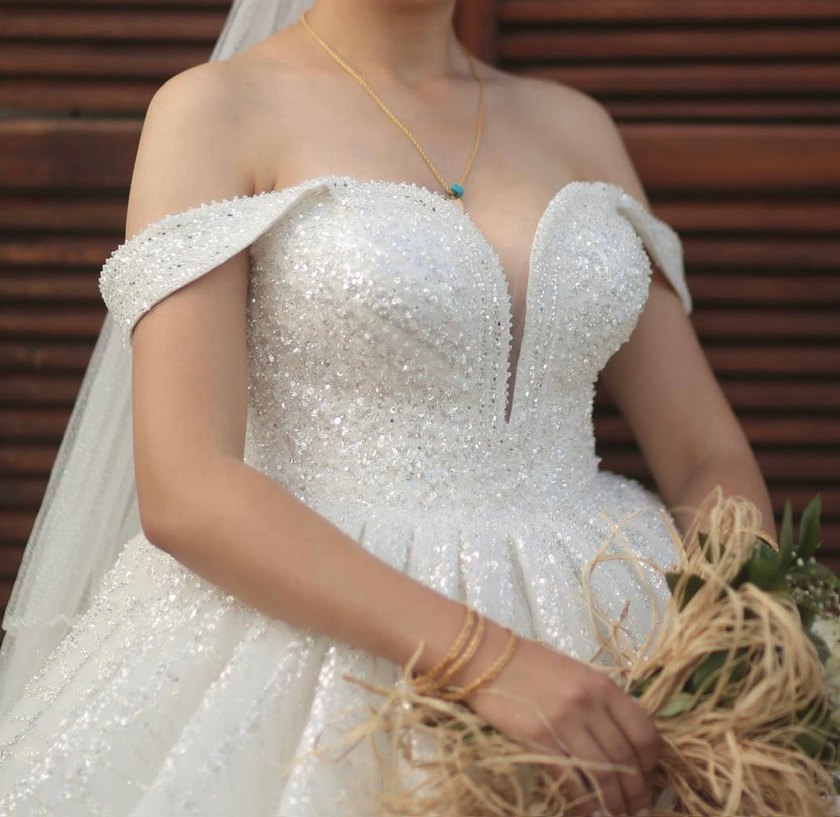 Beyaz V-Yaka Prenses Gelinlik - Görsel 5