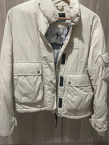 Bershka mont