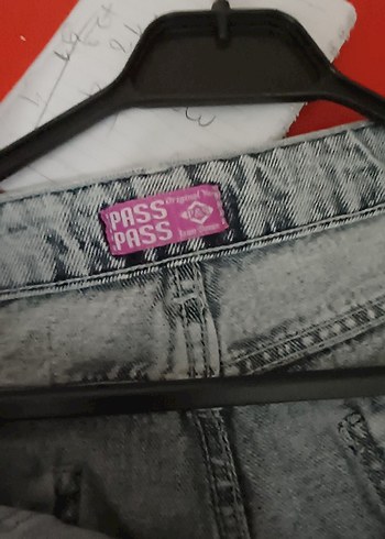 Taşlanmış  Kemerli Bol Kesim  Kot Pantolon - Görsel 4