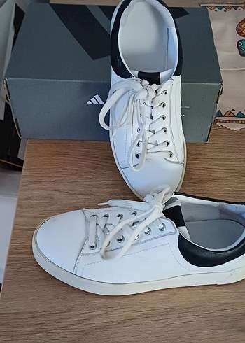 İçi dışi Gerçek Deri Beyaz Bağcıklı Kadın Sneakers - Görsel 4